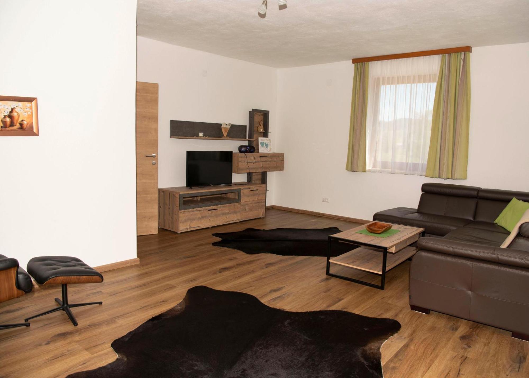 Ferienwohnungen Hecher Feldkirchen In Kaernten Bagian luar foto